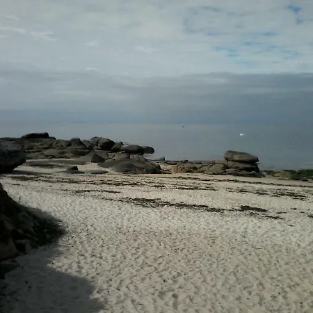 les roches du Cabellou 150M de la mer Concarneau Extérieur photo