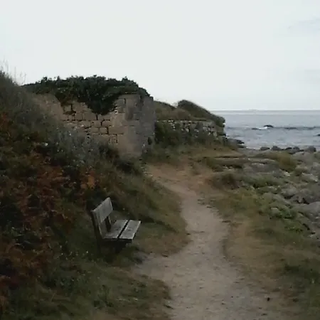 les roches du Cabellou 150M de la mer Concarneau Extérieur photo